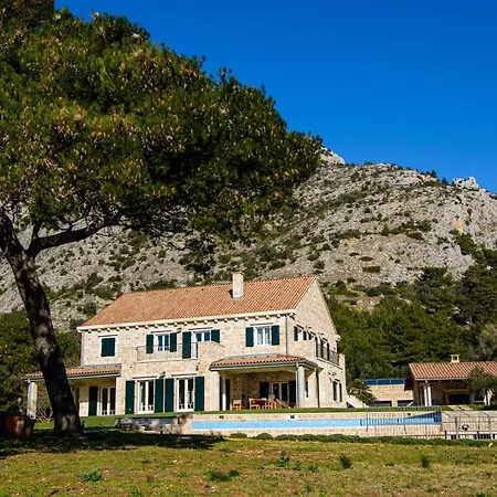Avola