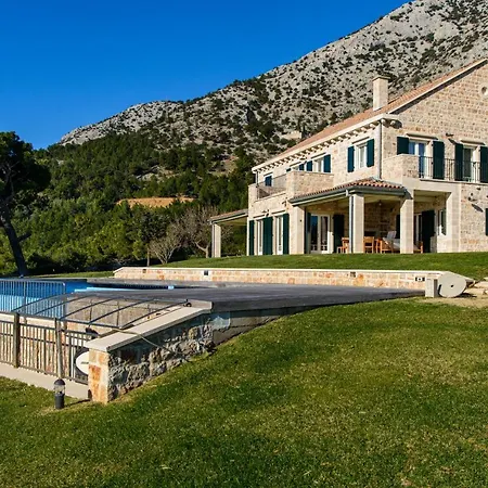 Avola Villa Bol