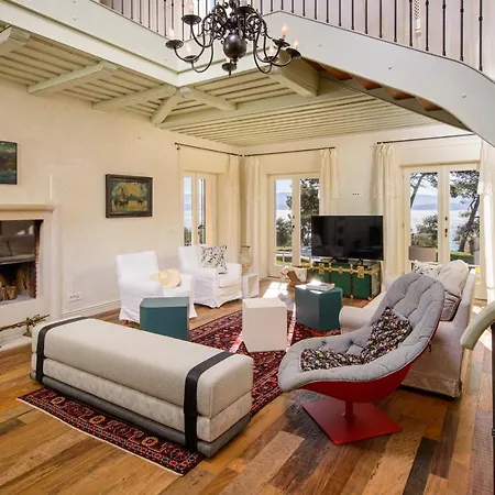 Avola Exclusive Access Vila