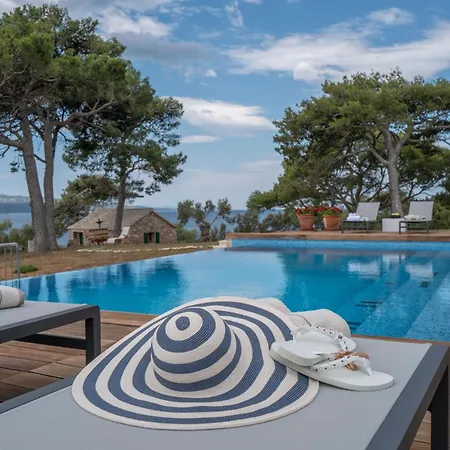 Vila Avola Exclusive Access